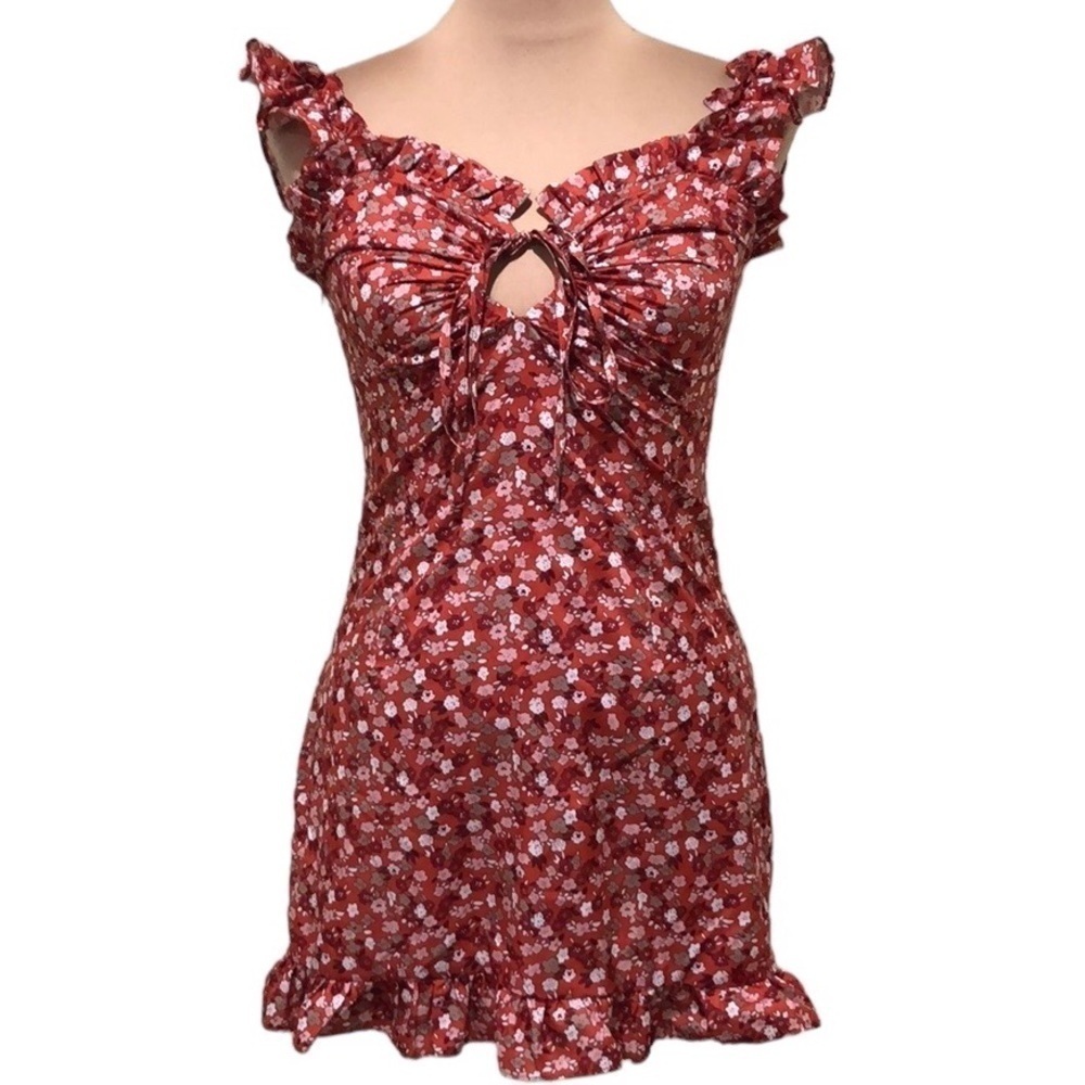 Francesca’s Collection Order Plus Mini Dress Size Medium Red Floral Cut Out Bust